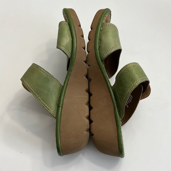 Cobb  Hill Omara C green and tan leather wedge sandal size 9.5 W - Picture 8 of 16